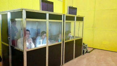 鄭州翻譯服務(wù)全解析 專業(yè)翻譯、導(dǎo)覽與同傳設(shè)備一站式解決方案